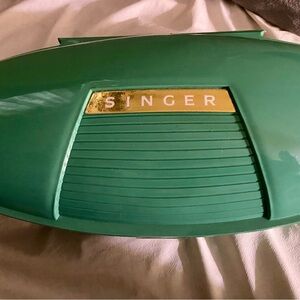 Singer Vintage Green and Gold Sewing Machine Design. Accessory